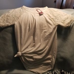 White lace sleeve corner tied shirt medium